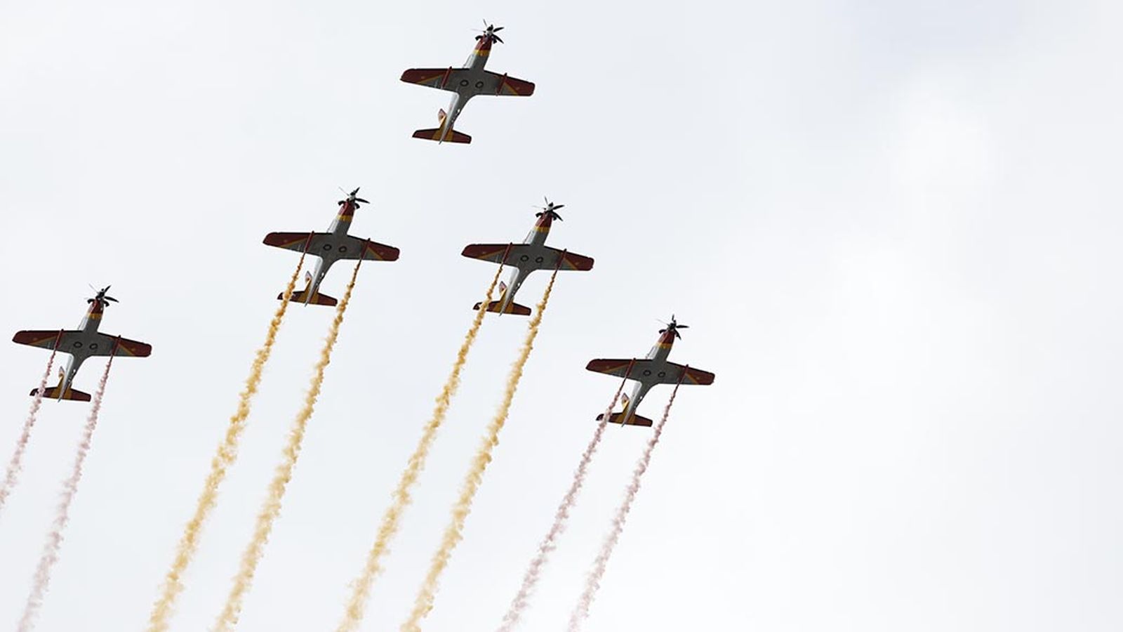 foto aviones desfile 12-O