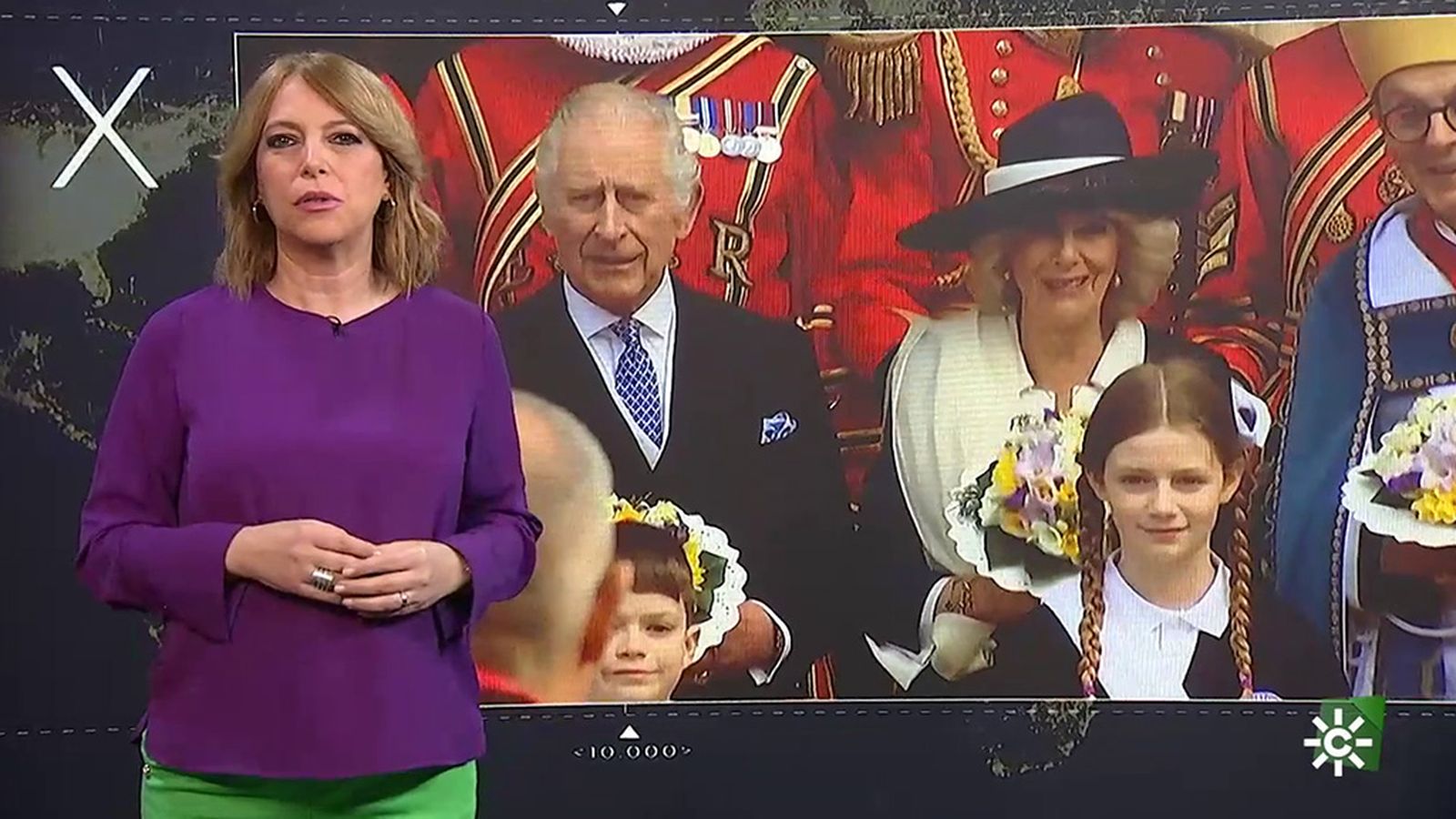 Reporteros sobre la coronación de Carlos III