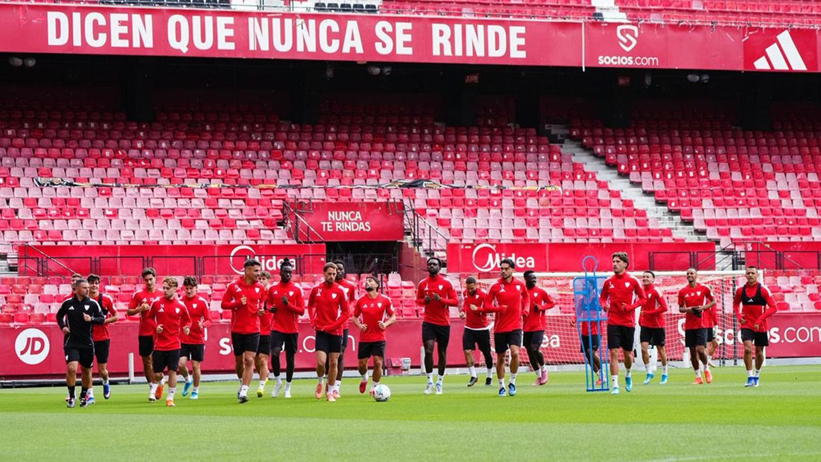 Sevilla entrenamiento Pizjuán