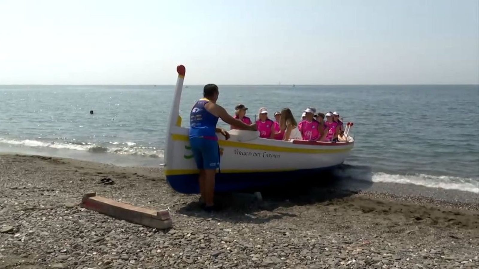 La popular regata de jábegas y los tradicionales verdiales, en la feria de La Cala del Moral