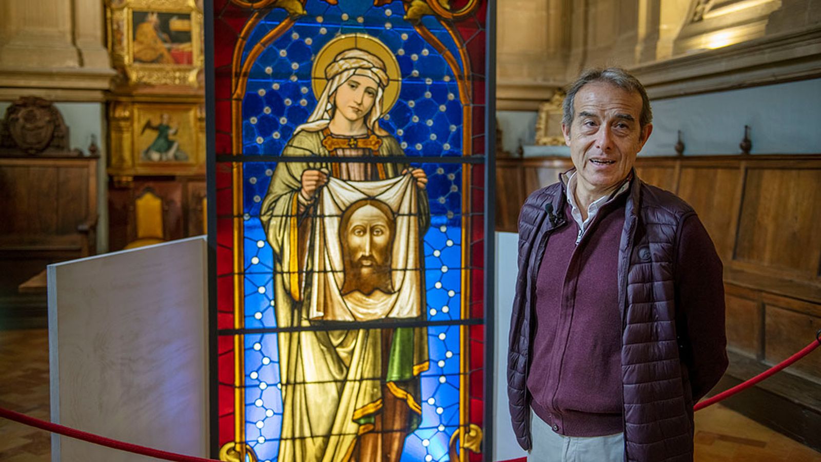 Rafael Casuso, profesor encargado de la restauración de las vidrieras de la catedral de Jaén