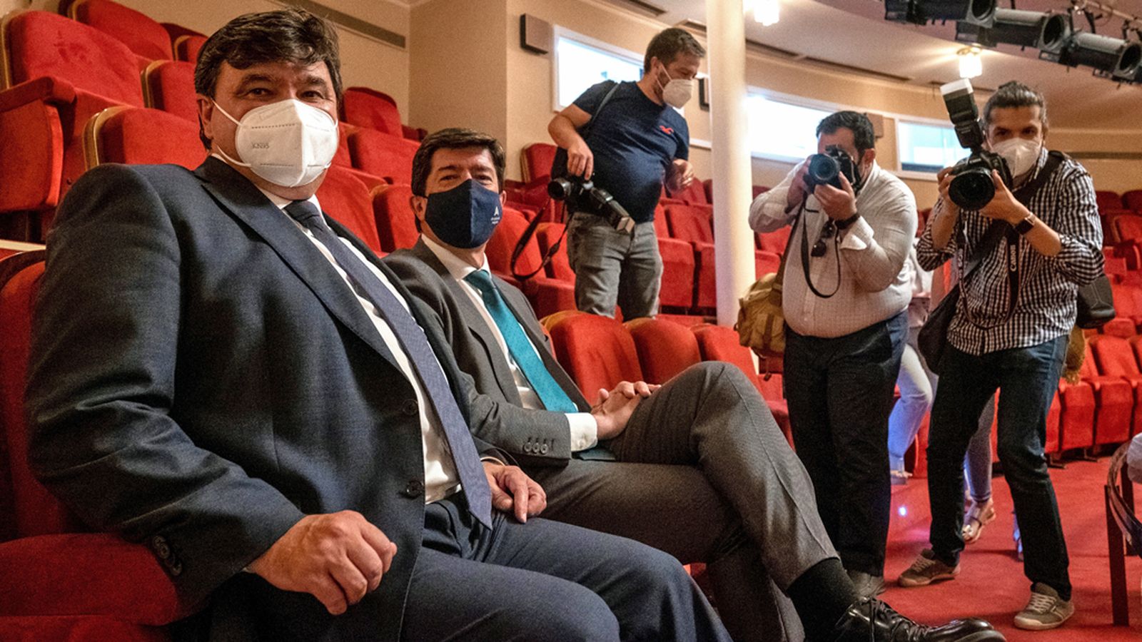 foto teatro autoridades