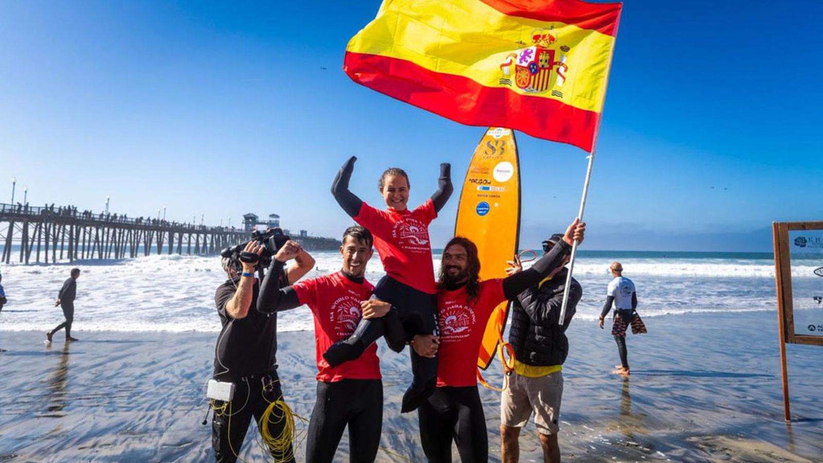Sarah Almagro campeona de surf adaptado en California