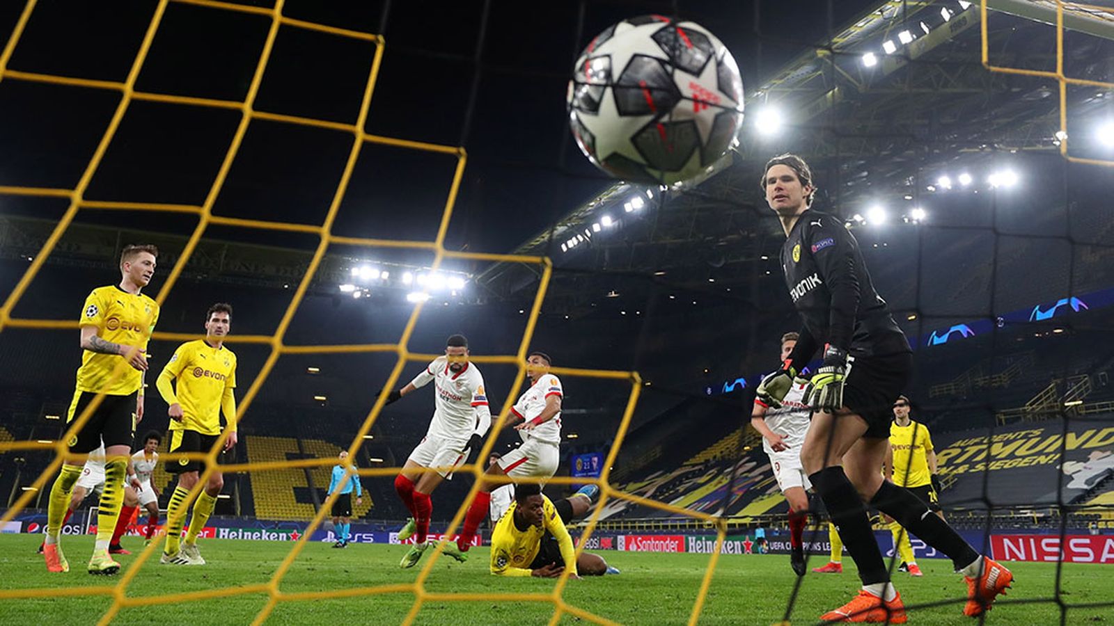 Gol del Sevilla en la Champions