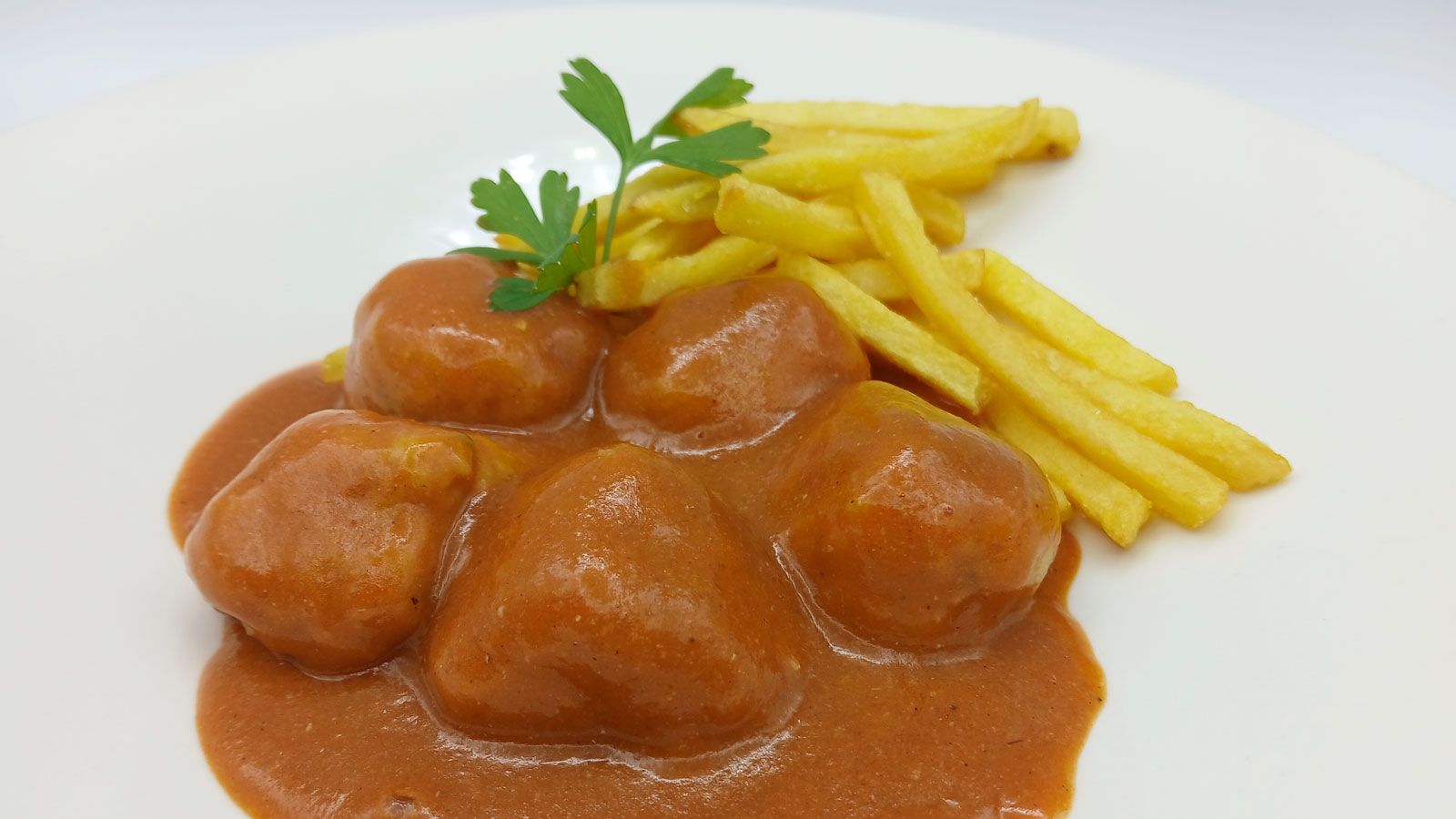"Cómetelo": Albóndigas de choco en salsa de gambas