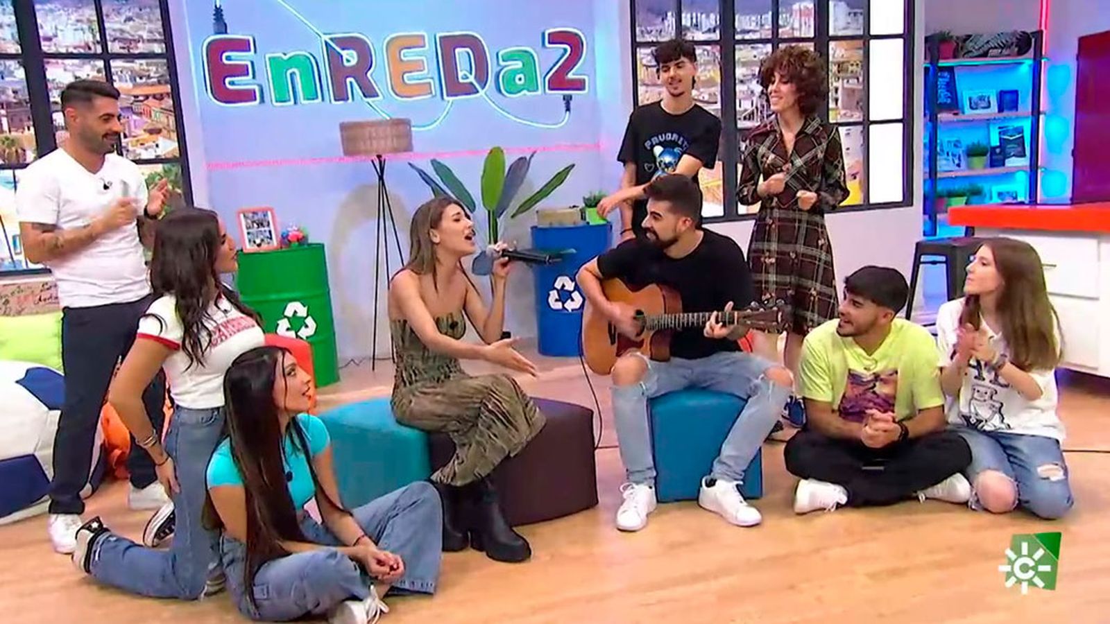 Ana Guerra nos canta 'Tiempo de descuento ' y celebra nuestro segundo cumpleaños en antena
