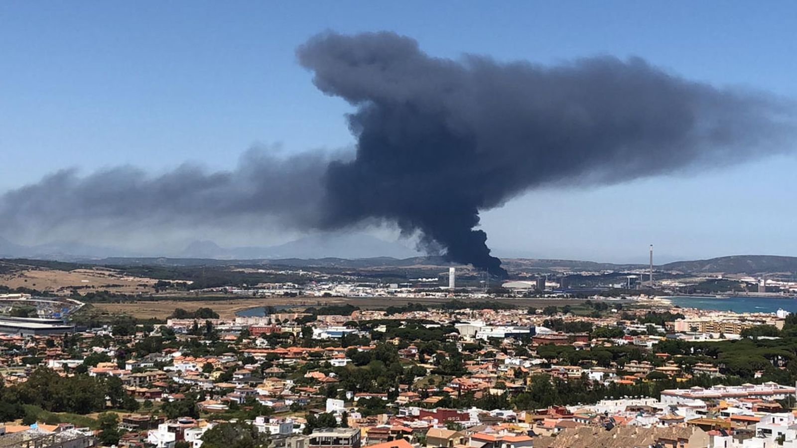 1024x576 Incendio Algeciras (foto twitter alcalde)
