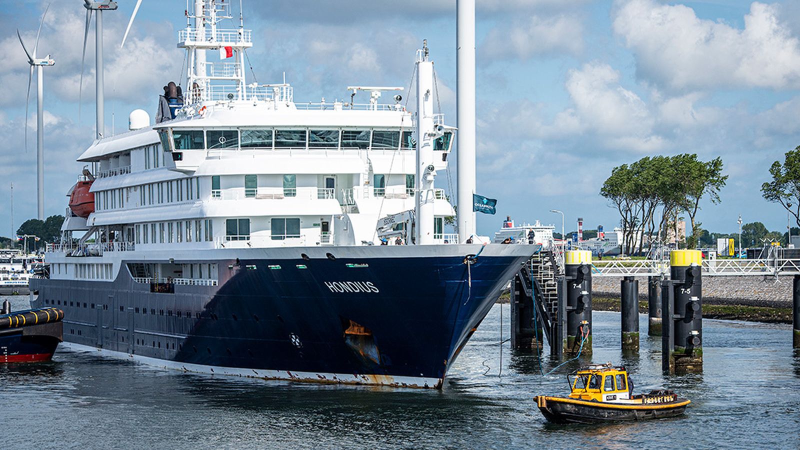 El Hondius llega a Rotterdam para cuarentena y desinfección