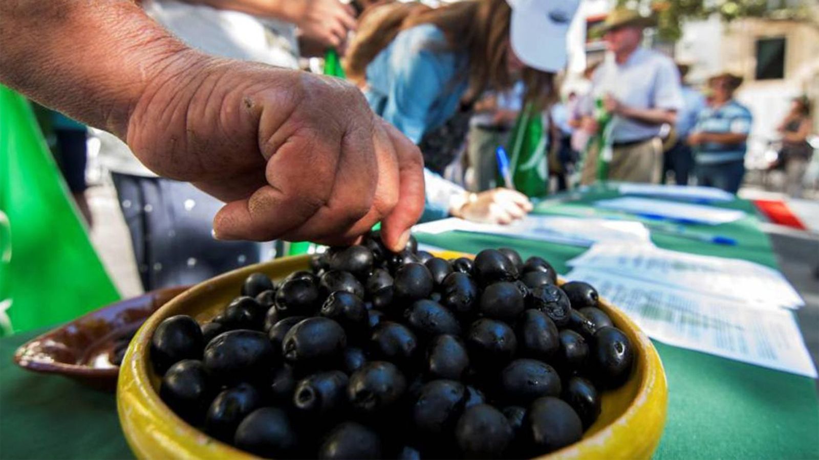 aceituna negra de mesa