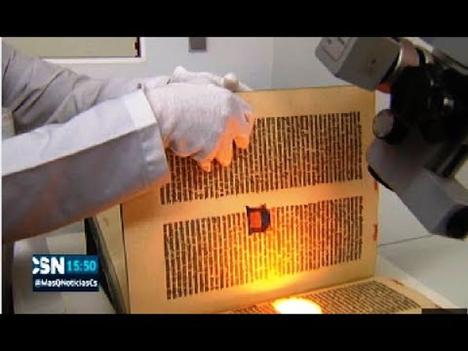 Biblia de Gutenberg de la Universidad de Sevilla: restauración