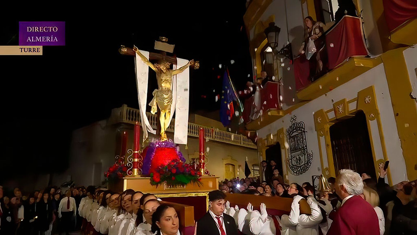 Los emotivos cantos de los portadores al Cristo de la Misericordia en Turre