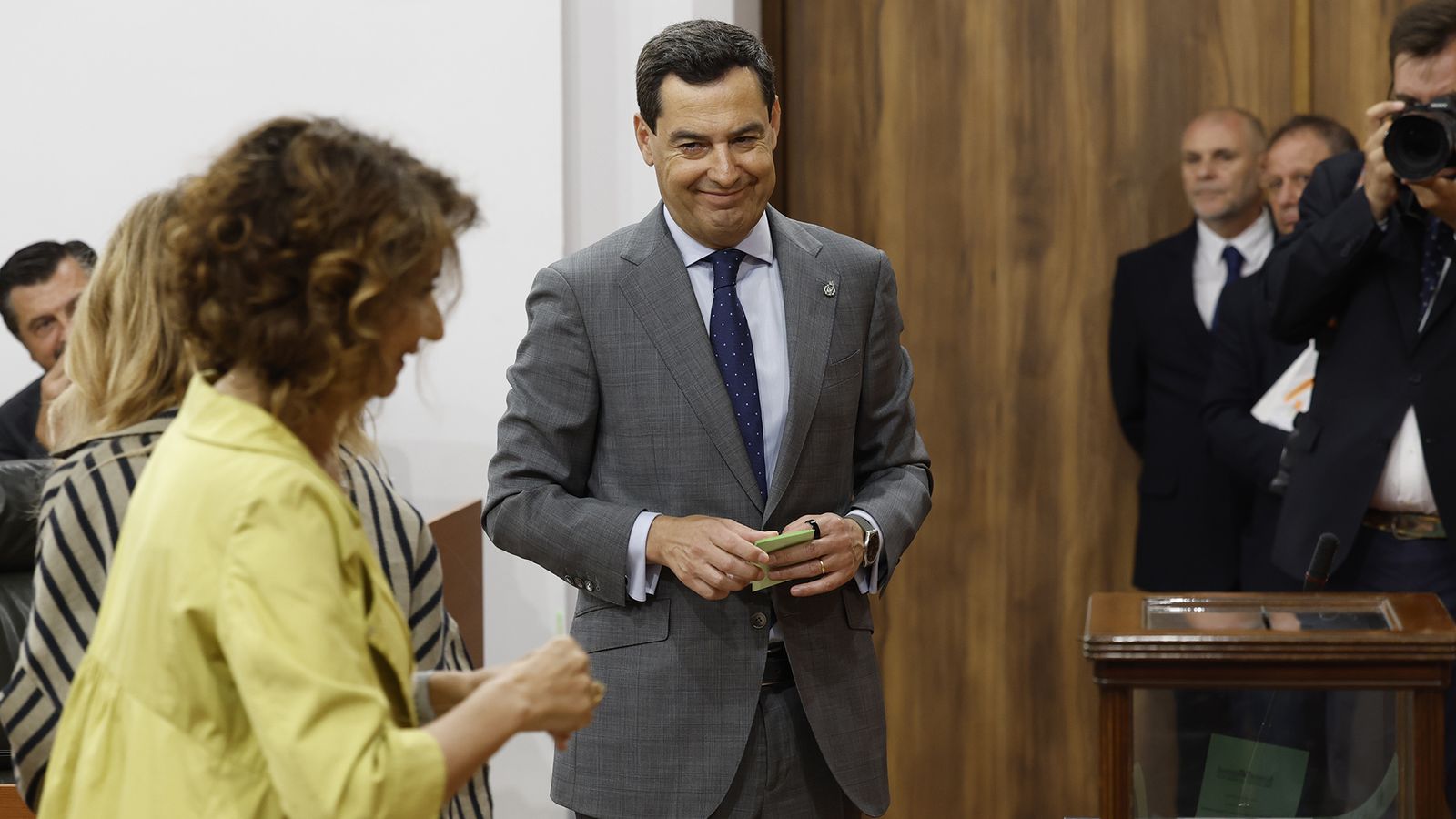 Moreno y Montero en la votación del Parlamento