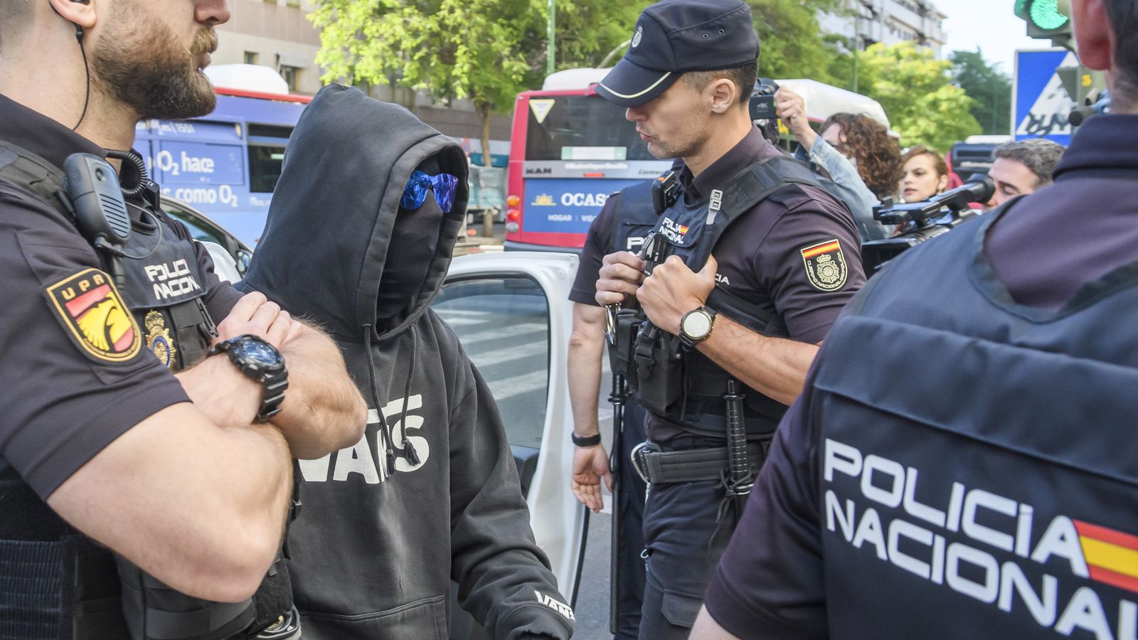 FOTO LLEGADA EL CUCO A LOS JUZGADOS