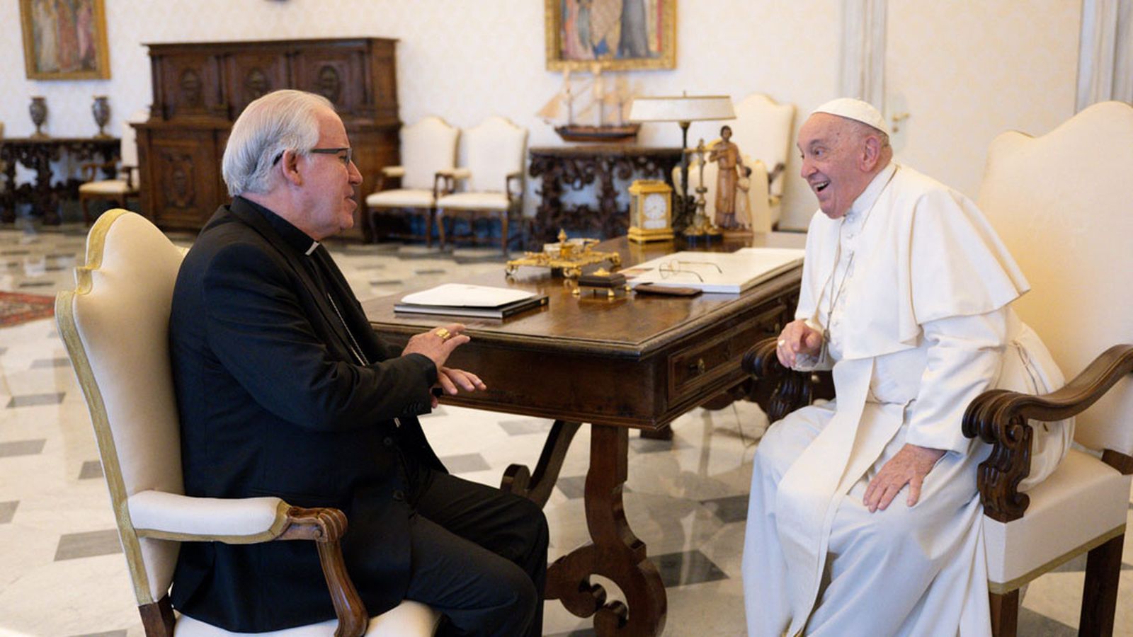 josé angel saiz meneses y Papa Francisco