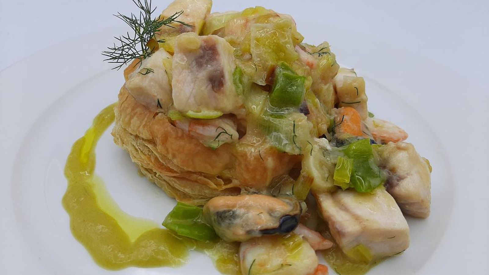 Comunicación Pez de Espada con mejillones y gambas