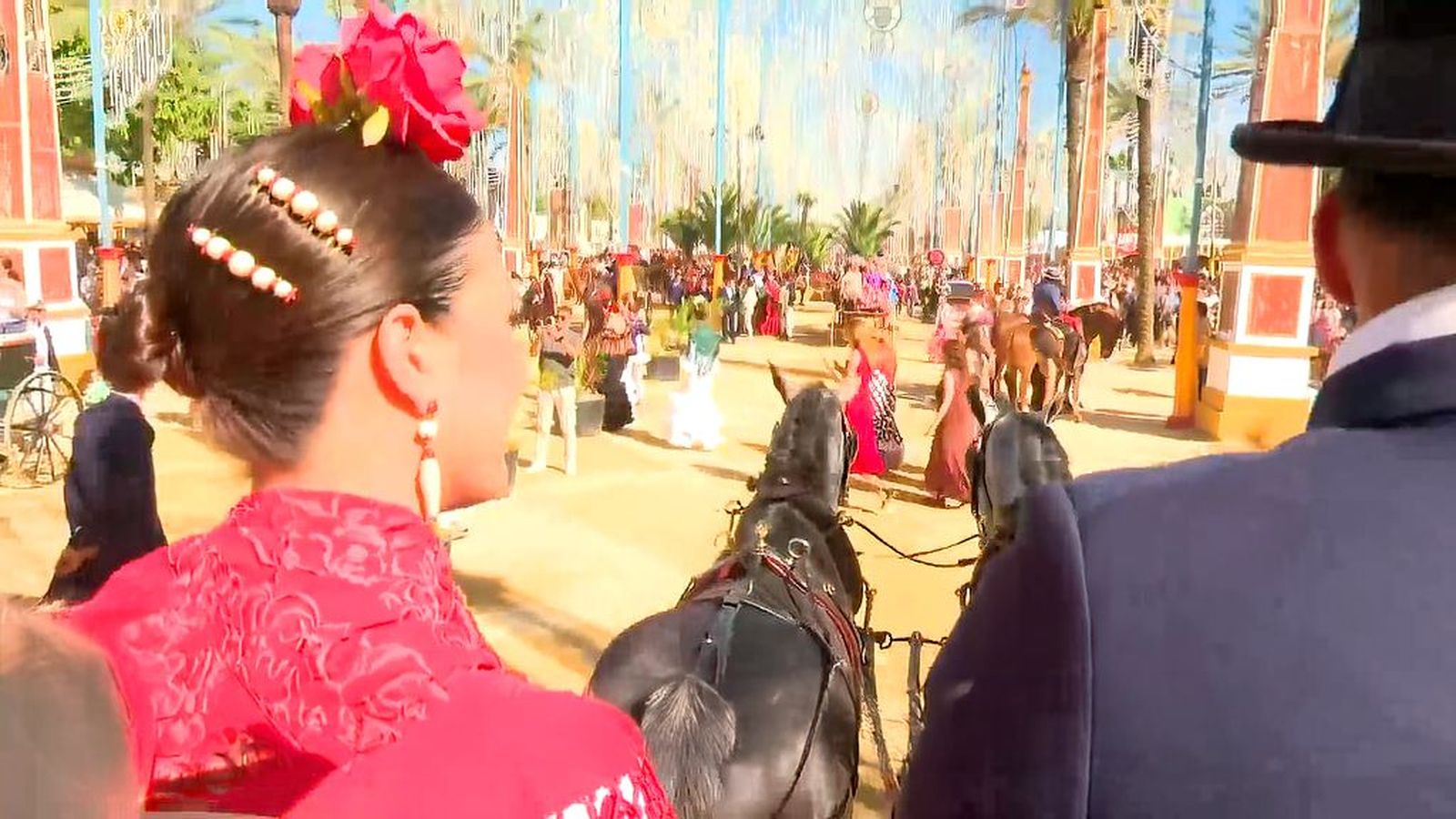 Paseamos en coche de caballos, el alma ecuestre de la Feria de Jerez