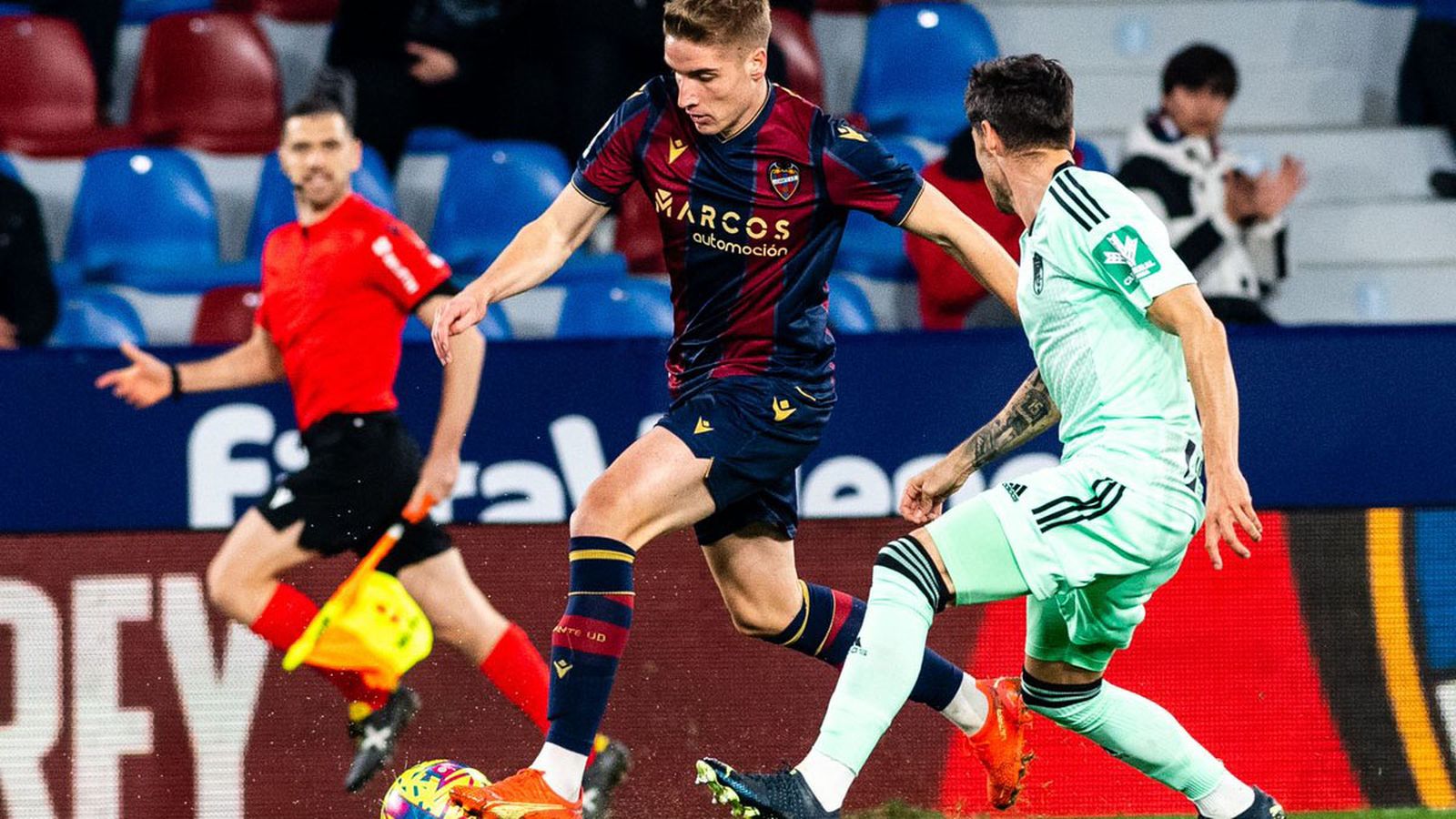 Levante Granada 23 buena