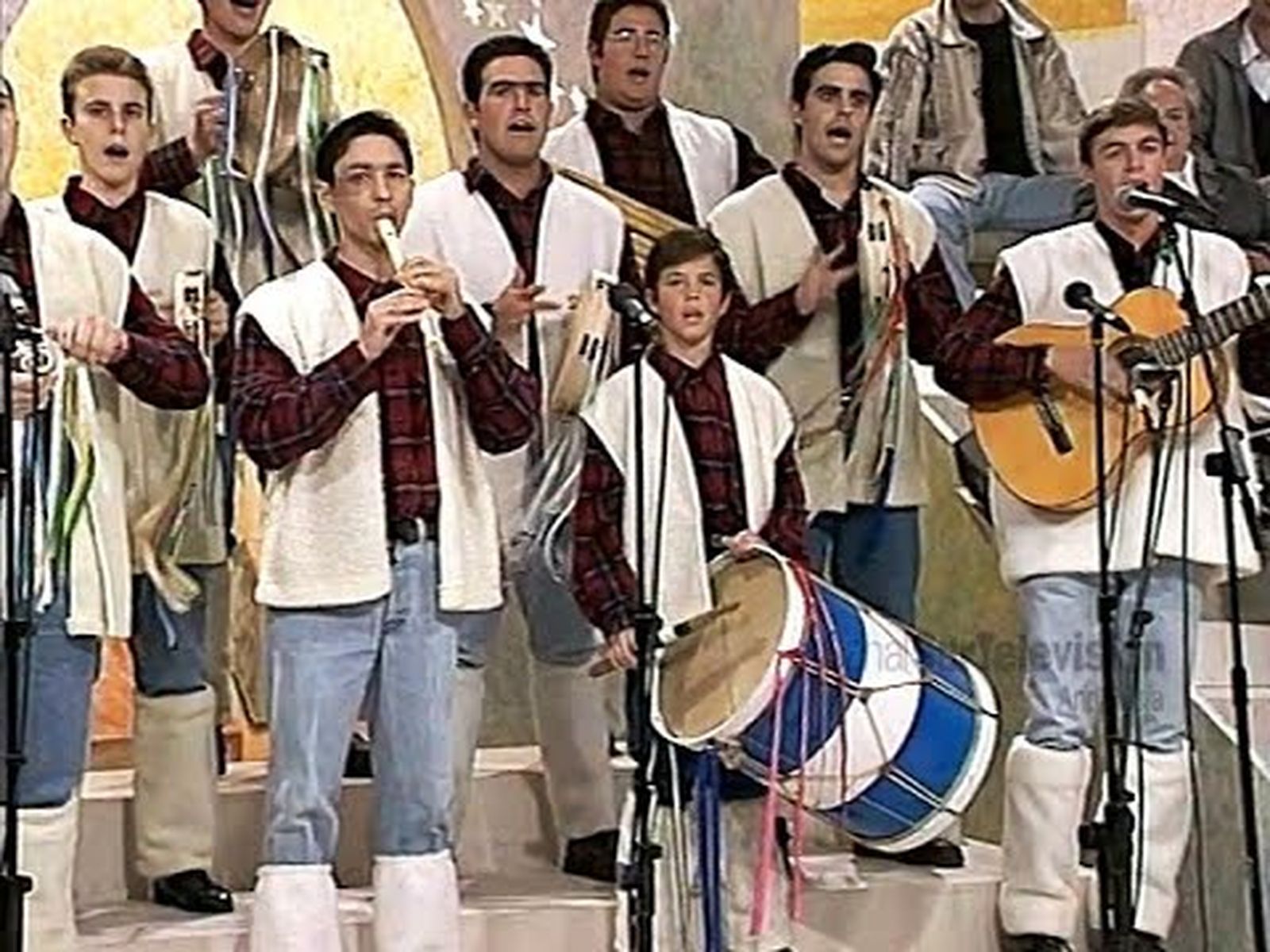 Villancico "La Virgen va caminando" de los Campanilleros de Huévar