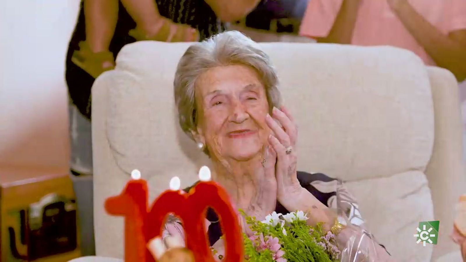 Manolita, 50 años como hermana de la Esperanza de Trina