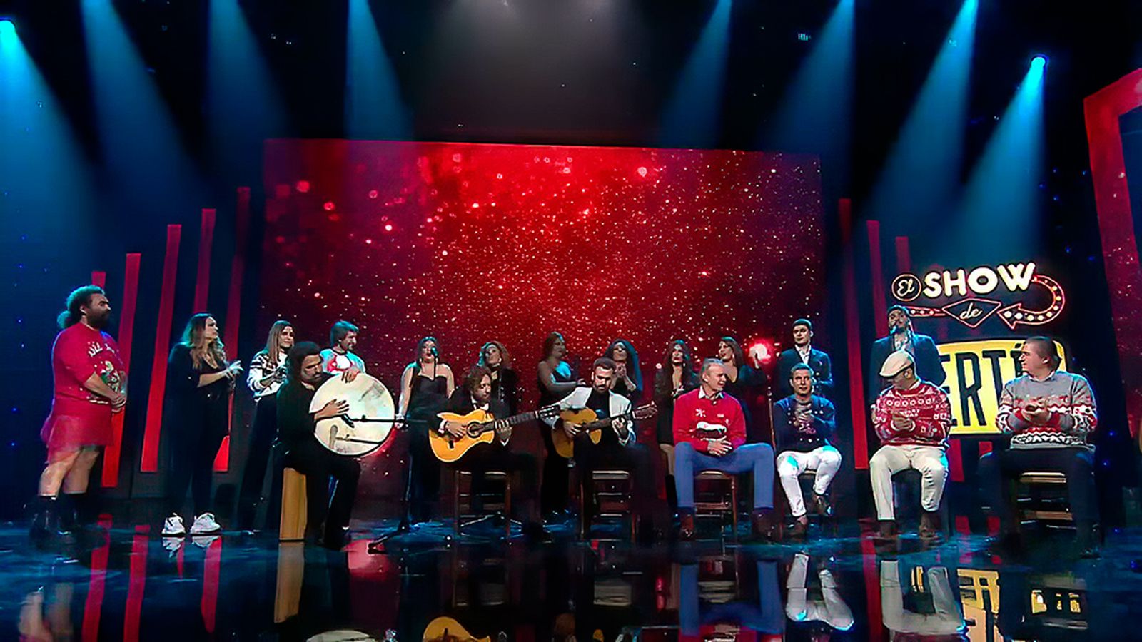 La actuación de una zambomba jerezana en un show muy navideño