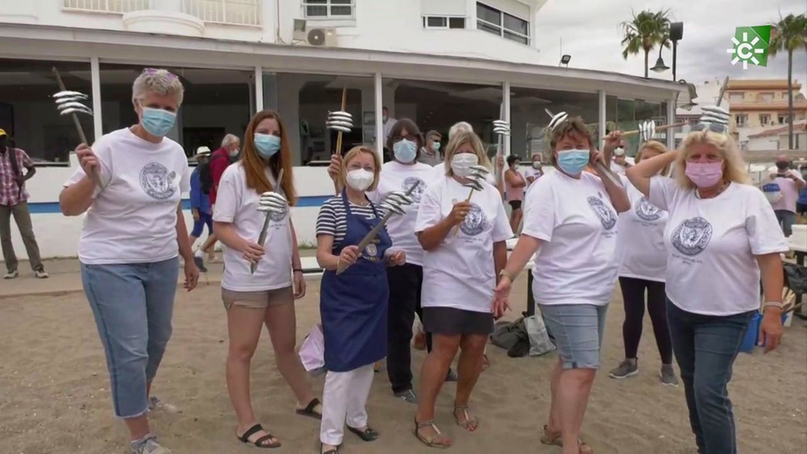 Mijas ofrece cursillos para preparar espetos de sardinas a la brasa
