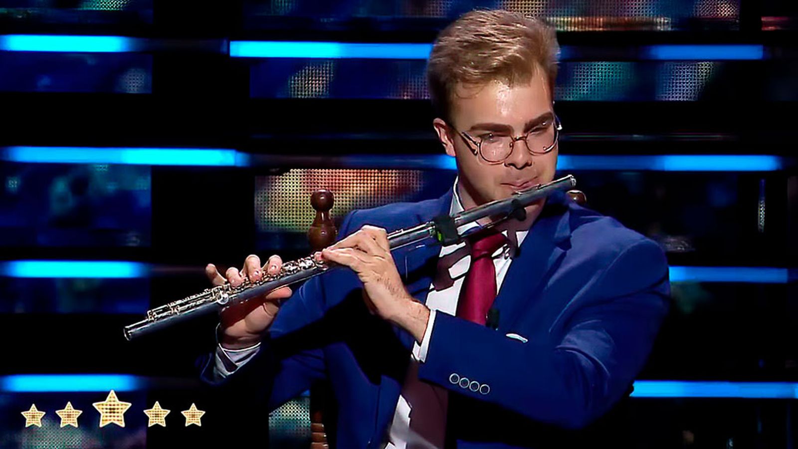 Francisco Carmona canta con su flauta travesera como Fosforito