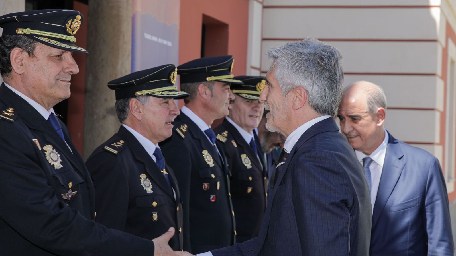 El ministro del Interior, Fernando Grande-Marlaska, y el director general de la Policía, Francisco Pardo.