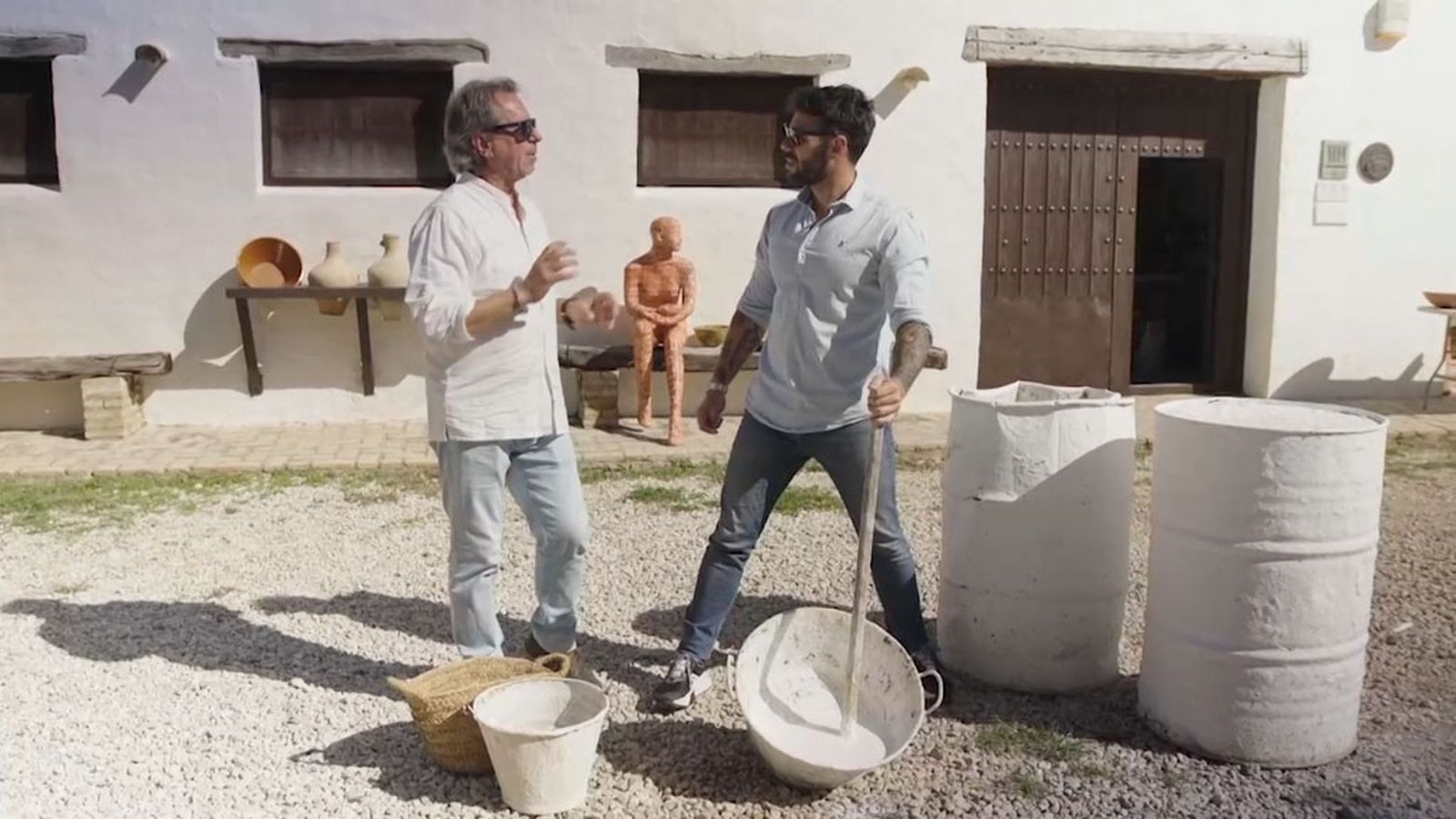 La cal, seña de identidad de Morón de la Frontera