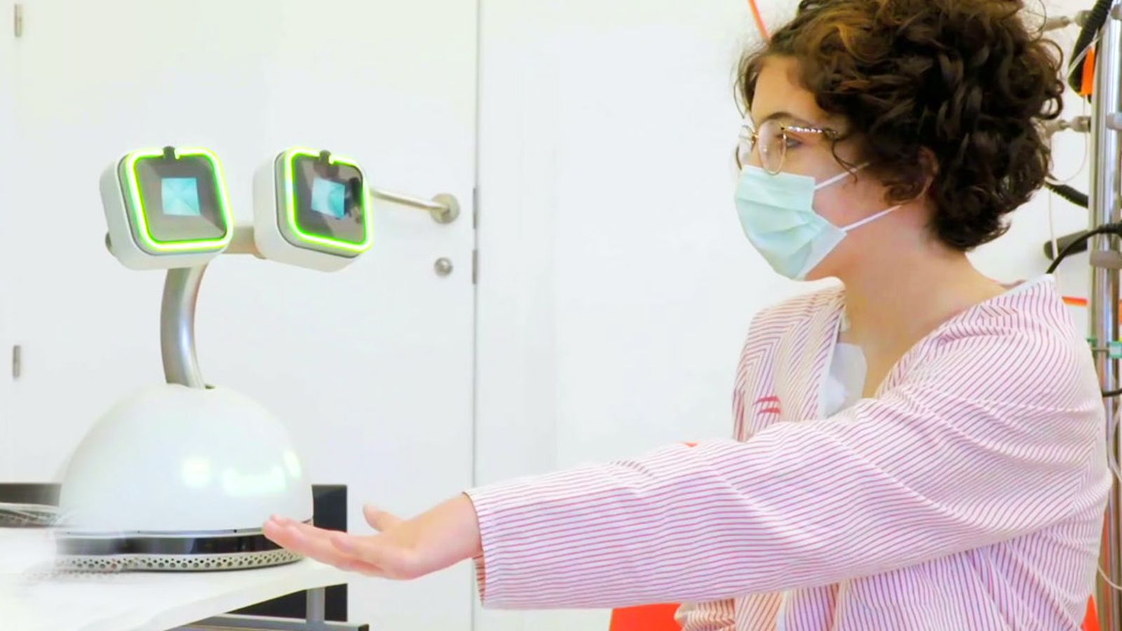 Haru, un robot creado para hacer más fácil la vida de los niños con cáncer