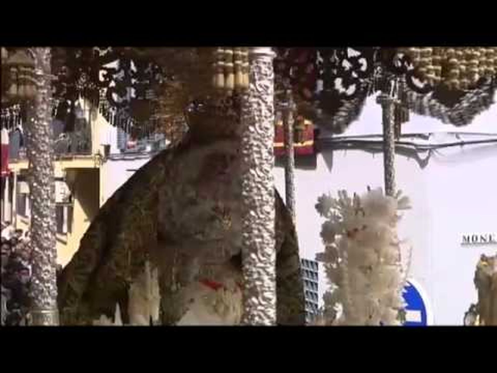 La Macarena en los callejones | Semana Santa de Andalucía