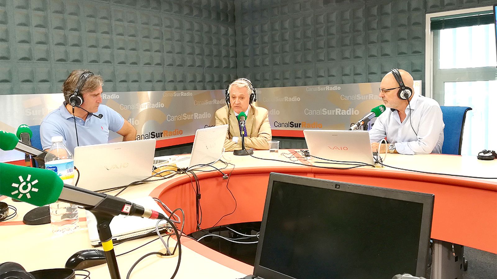 Comunicación tres comunicadores