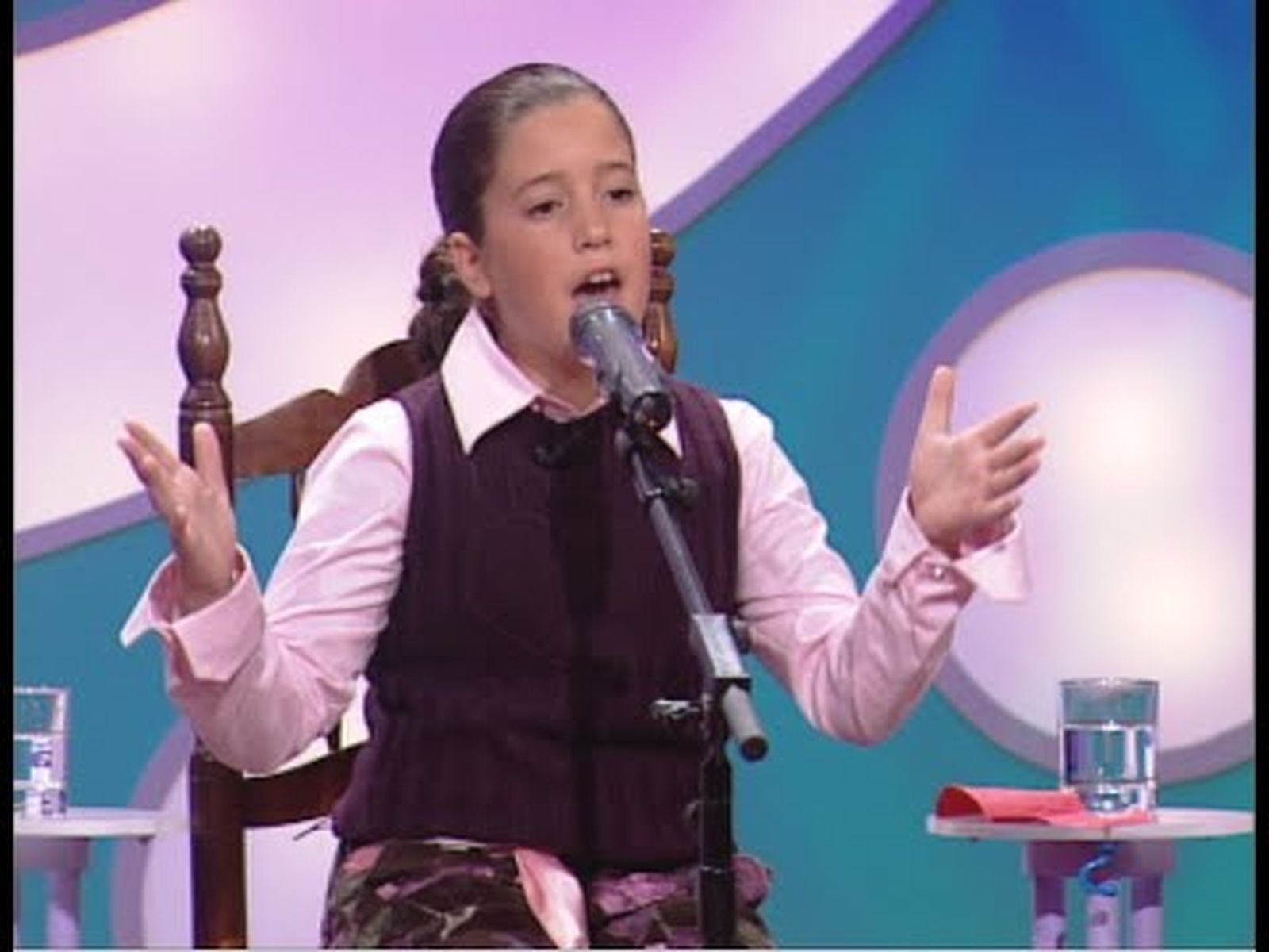 Beatriz Romero, cantaora flamenca de Huelva, con 9 años | Flamenco en Canal Sur TV
