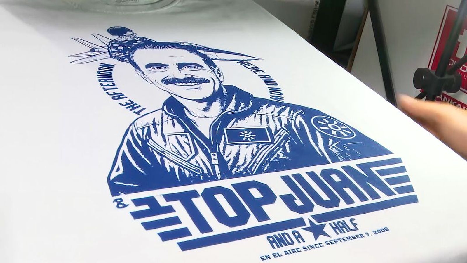 Pablo, el artista que apoya a la cultura andaluza en el diseño de sus camisetas