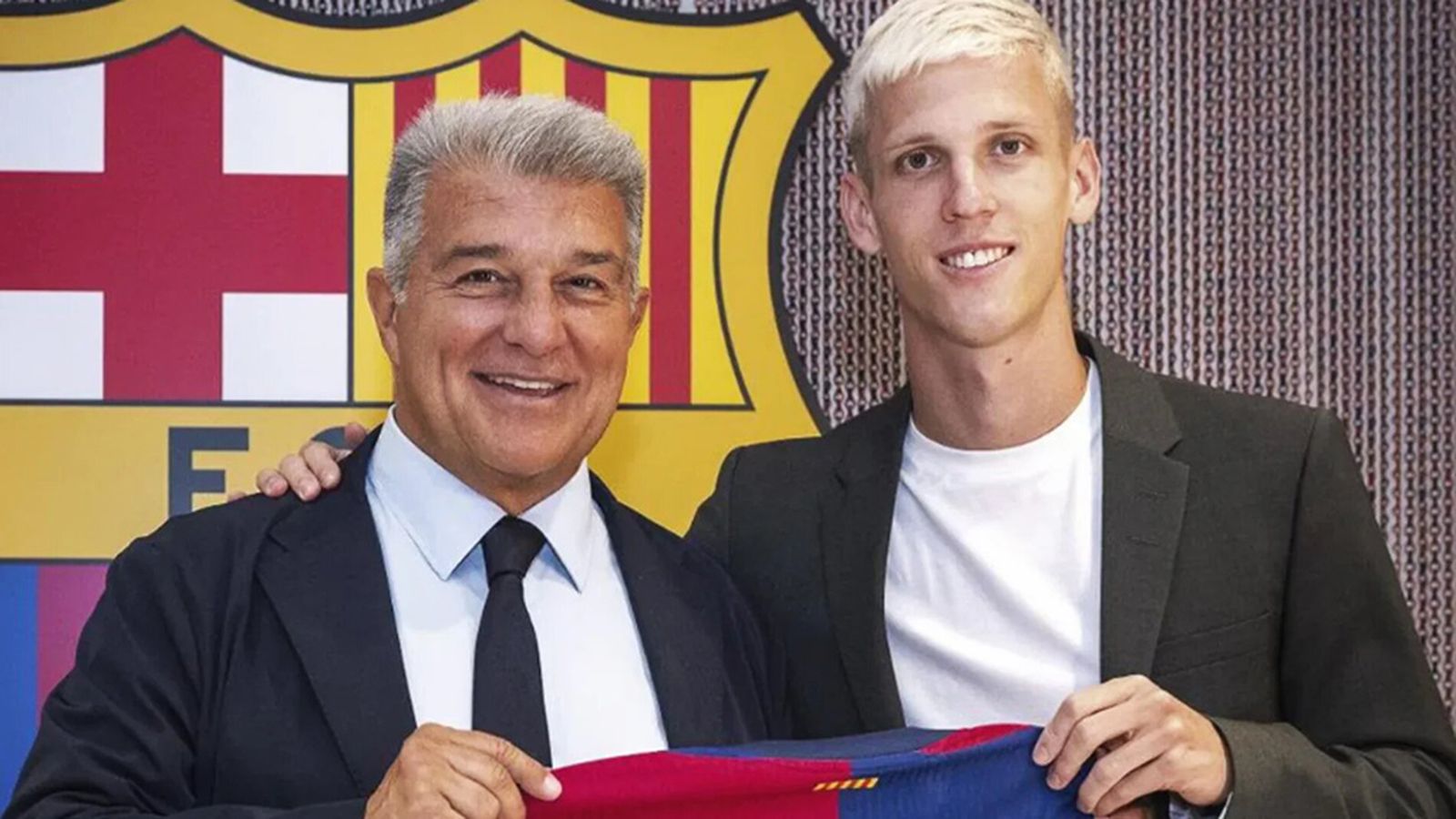 Dani Olmo con Laporta el día de su fichaje
