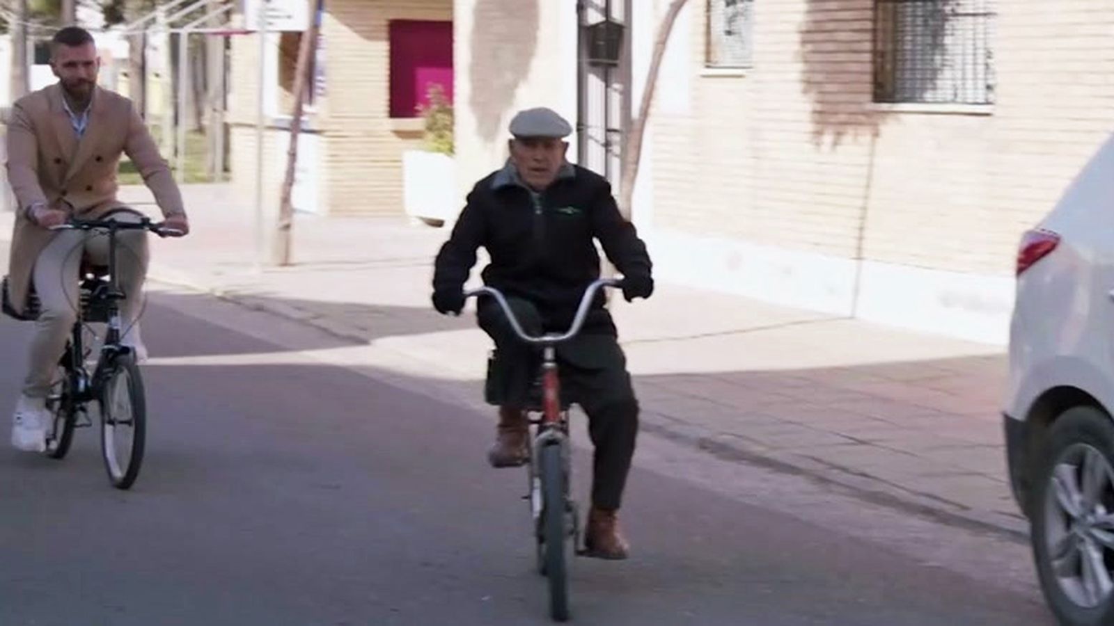 Eugenio Ropero, un centenario que aún monta en bicicleta y 'sin frenos'
