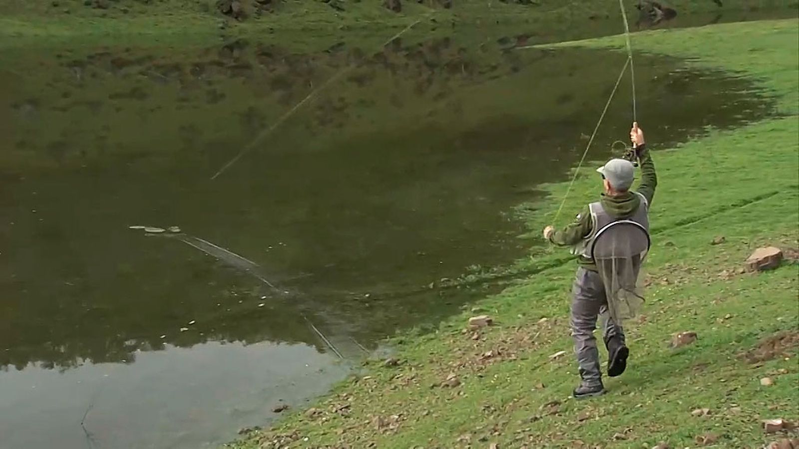 Jornada de pesca en embalse con ninfas y jerkbaits