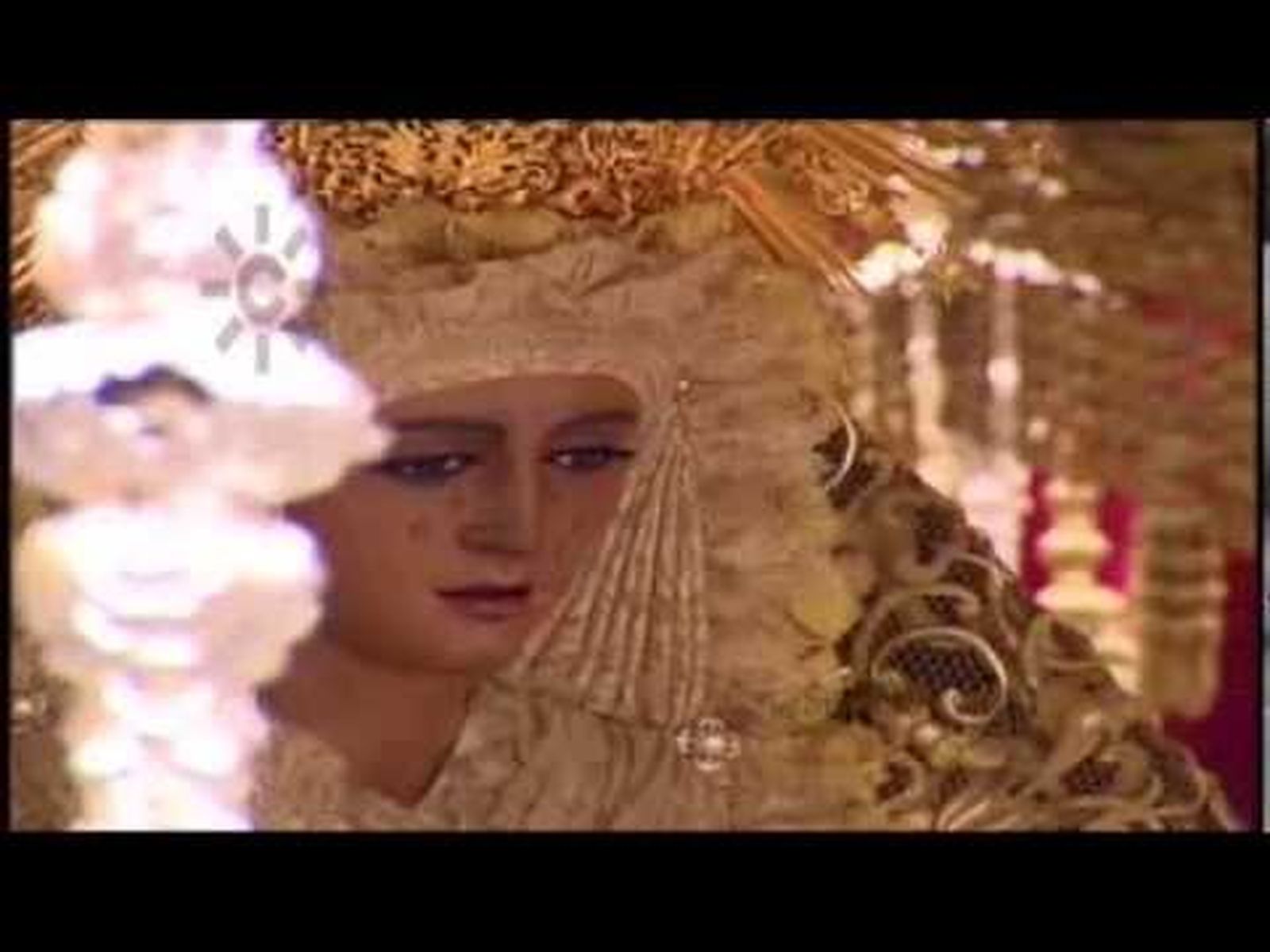 La Esperanza de Triana en su barrio | Semana Santa en Andalucía