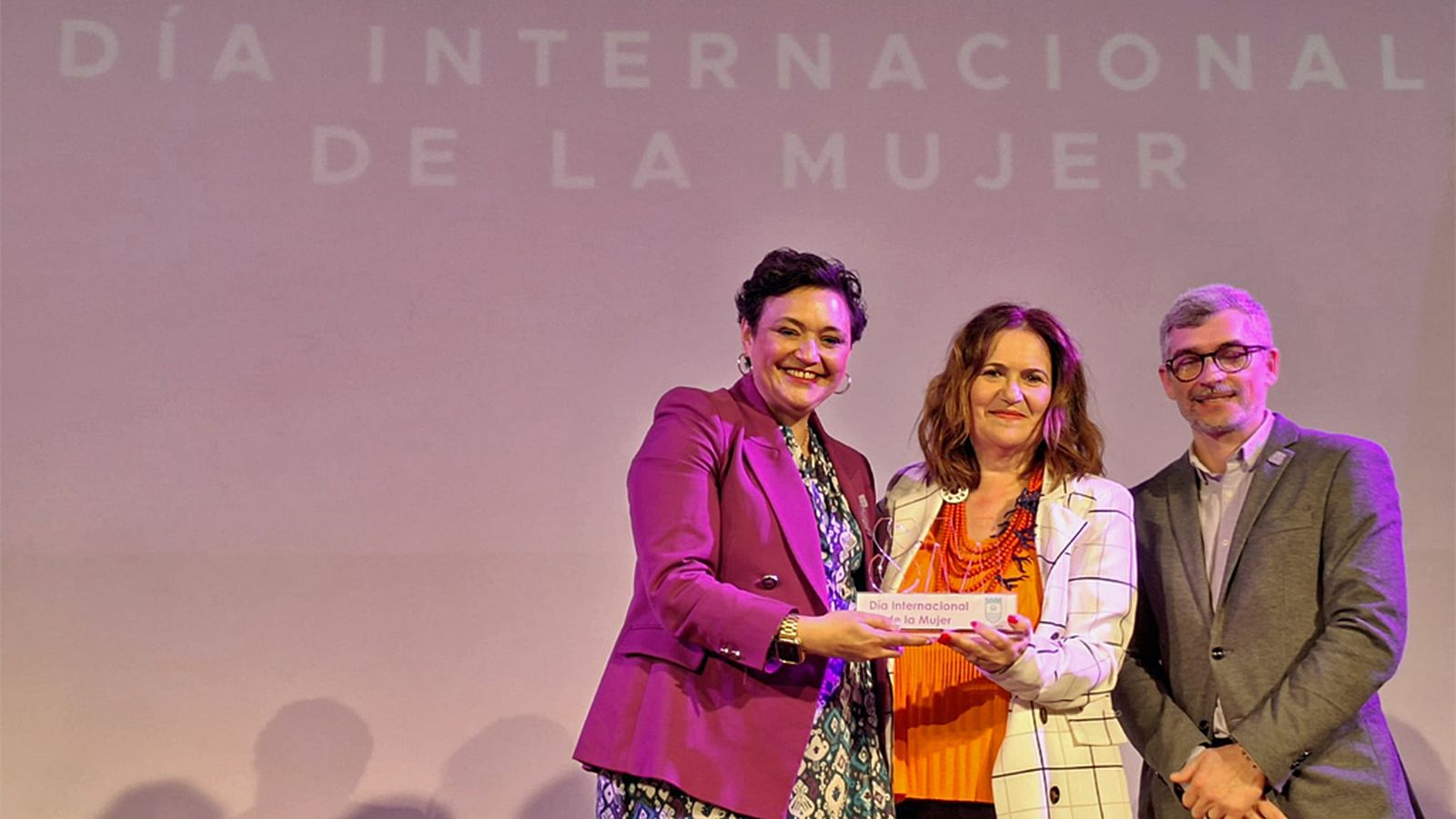 REDACTORA MÁLAGA PREMIO