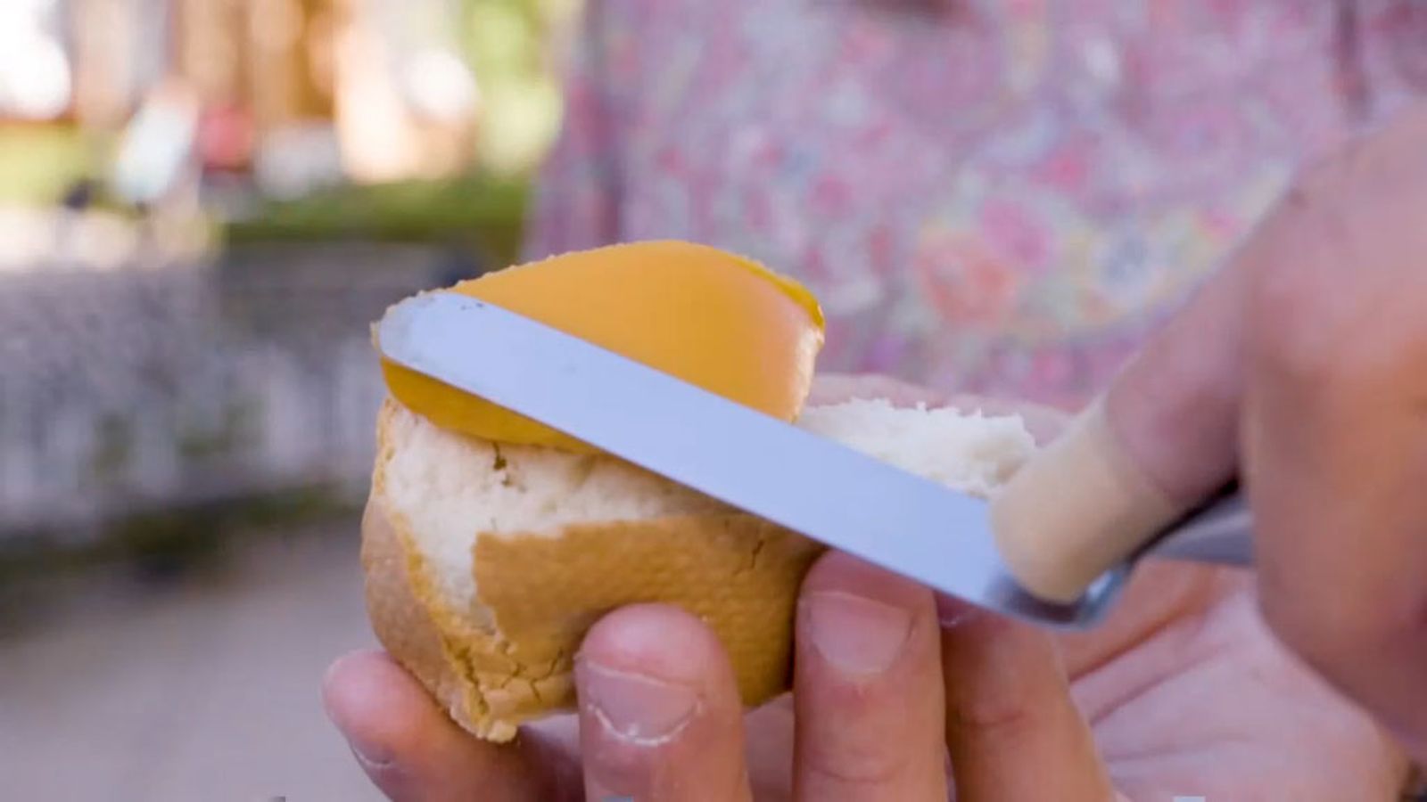 Elaboramos la tradicional y casera manteca colorá en LA Palma del Condado