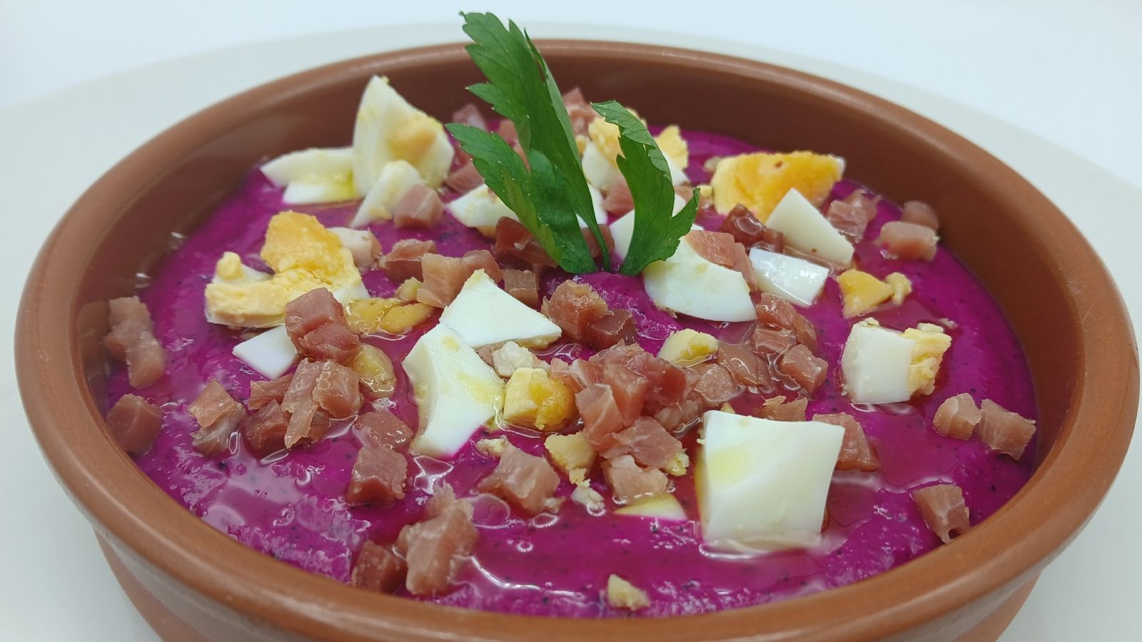 "Cómetelo": Salmorejo de pitaya de Huelva