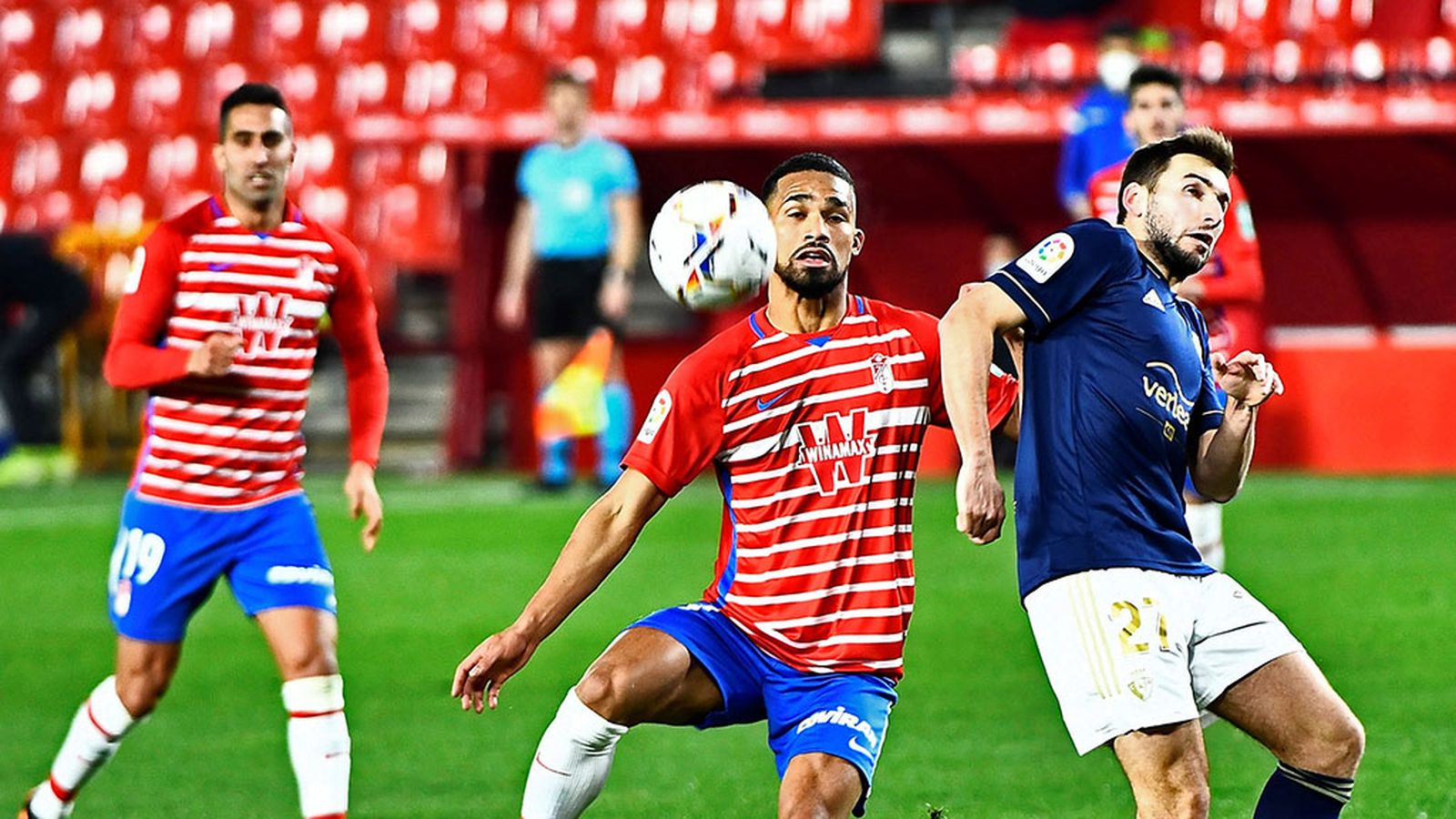 El Granada vence a Osasuna