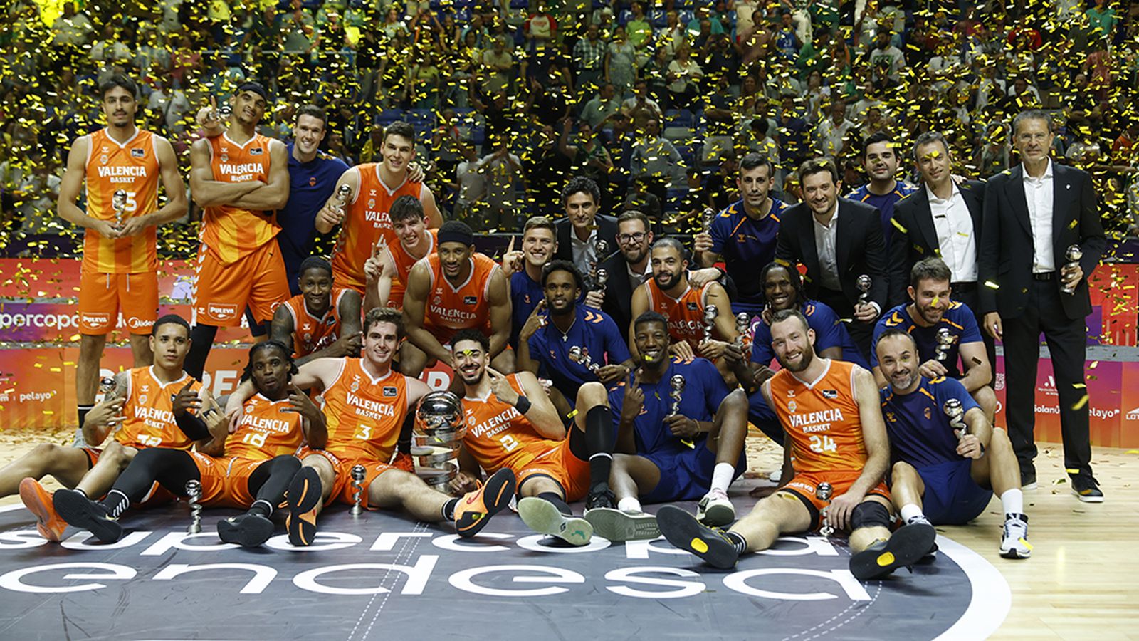 El Valencia gana la Supercopa de Málaga