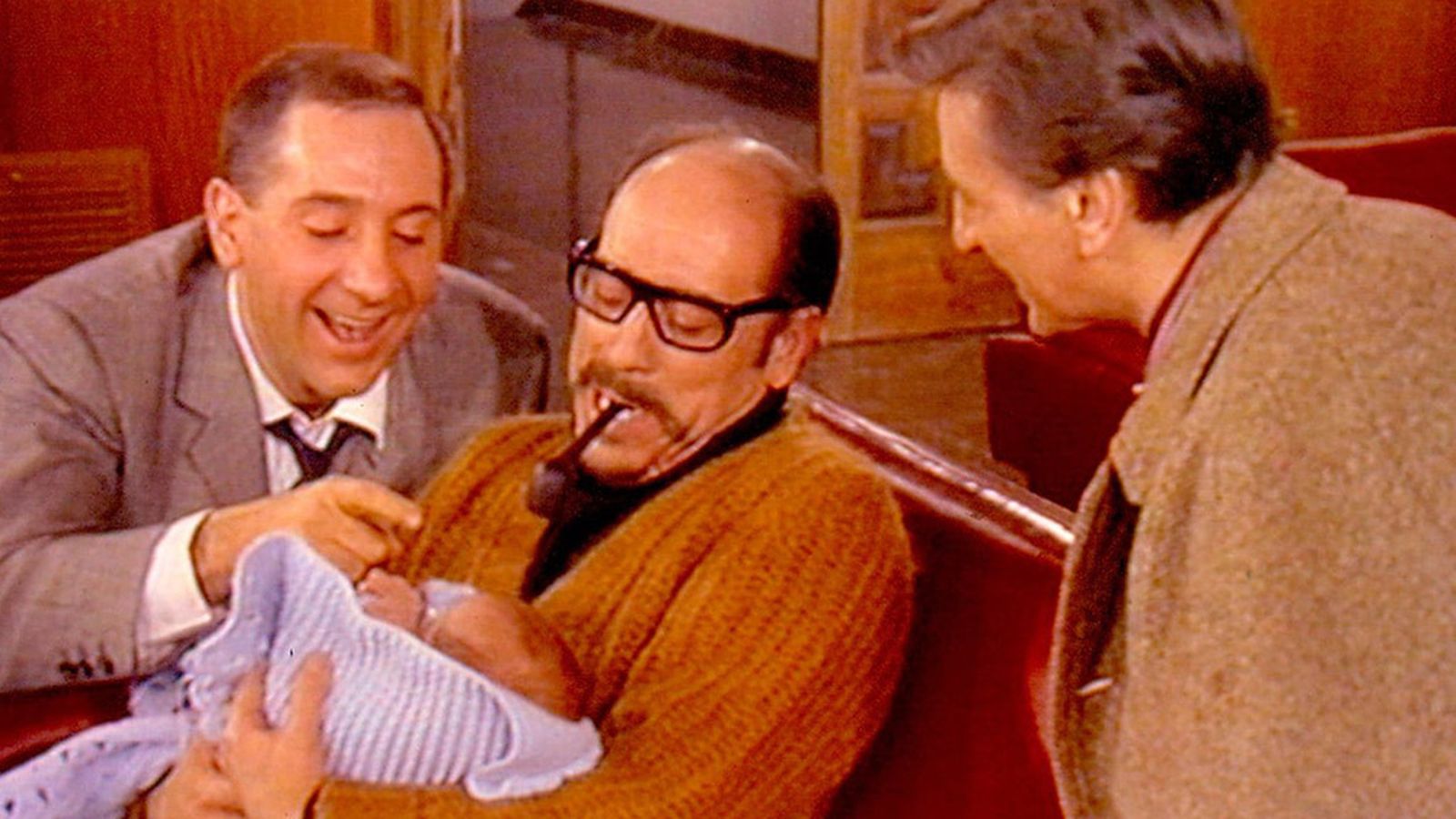 Cine, Cronica 9 meses, 23 mayo
