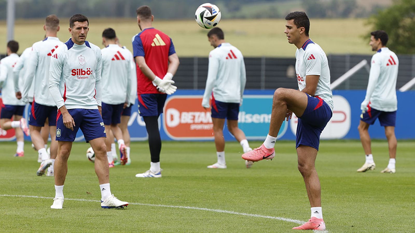 La selección prepara el partido ante Alemania