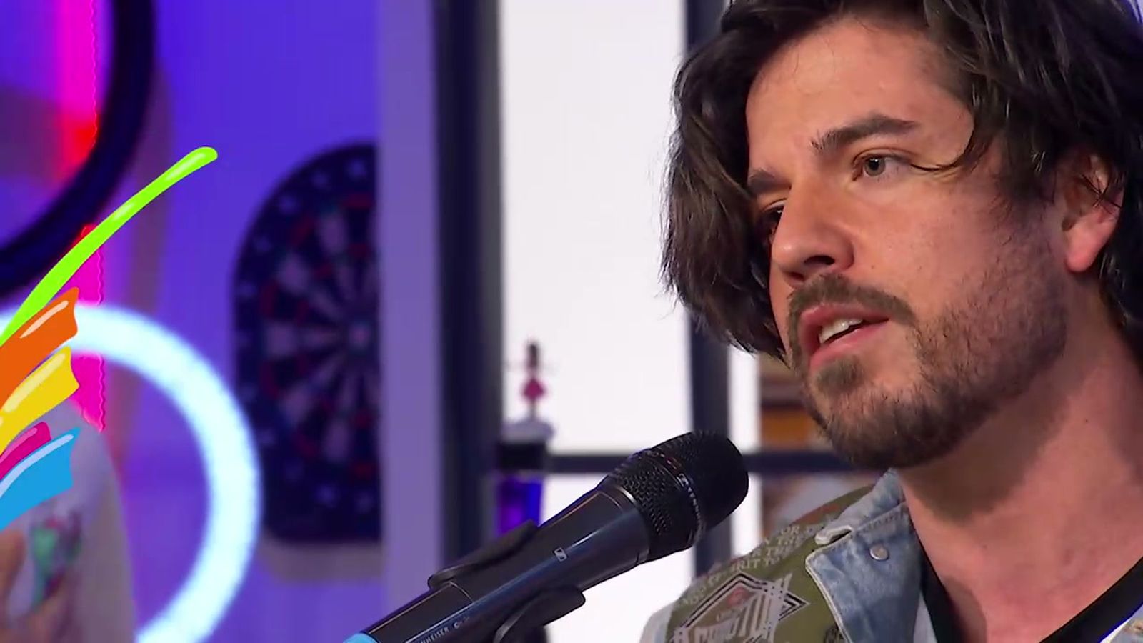 Roi Méndez muestra en directo sus cambios emocionales con Perfecto desastre
