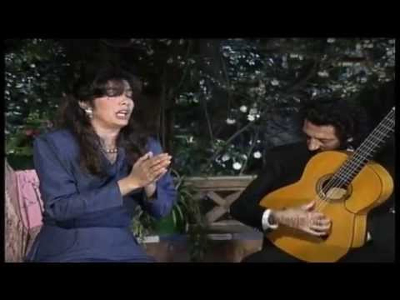 Lole y Manuel cantan "Almutamid"