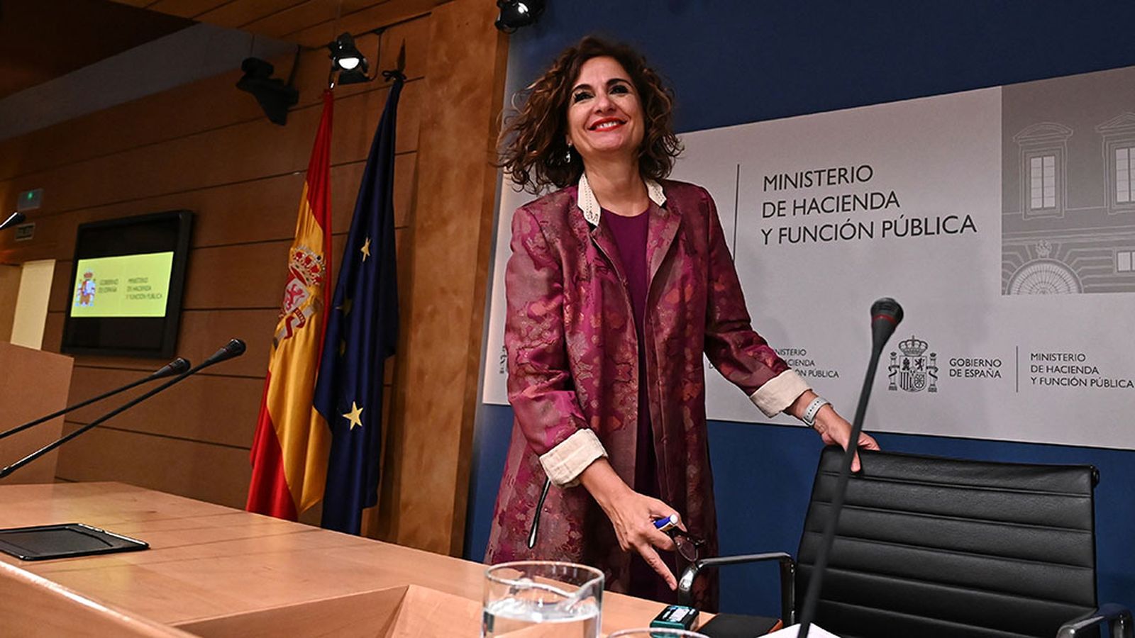 Montero explica su paquete fiscal