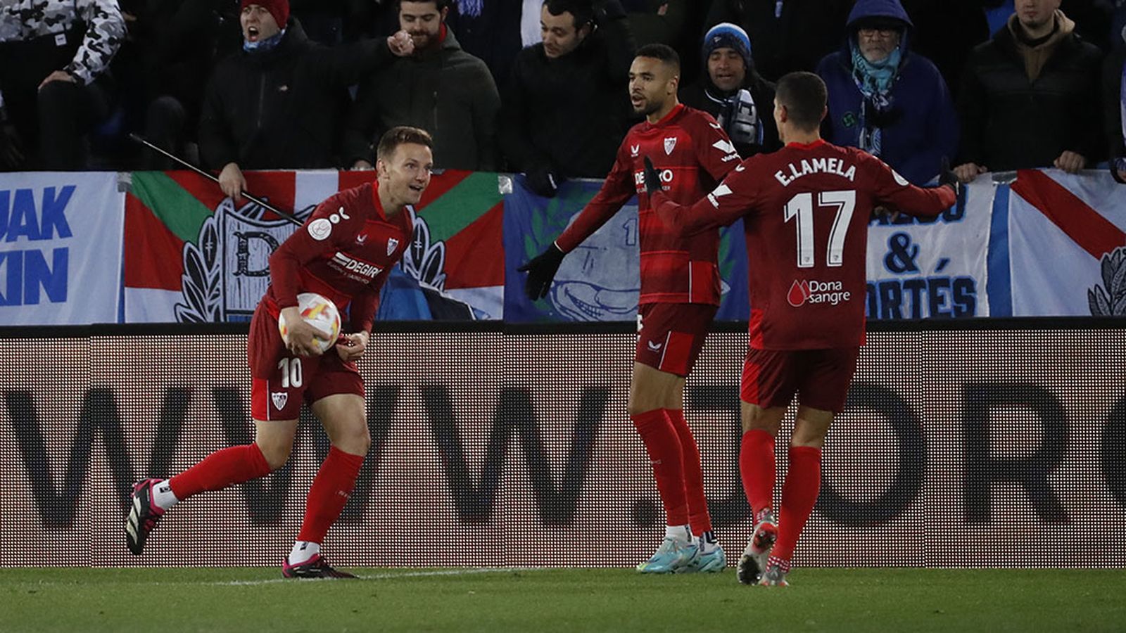 Rakitic salva al Sevilla