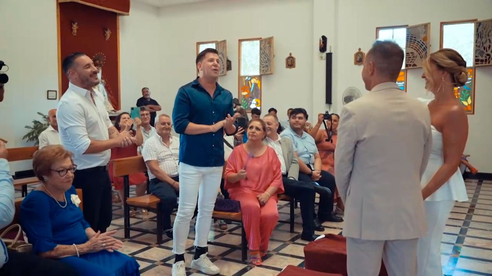 Andy y Lucas, en la banda sonora de las bodas de plata de Lourdes y Tete