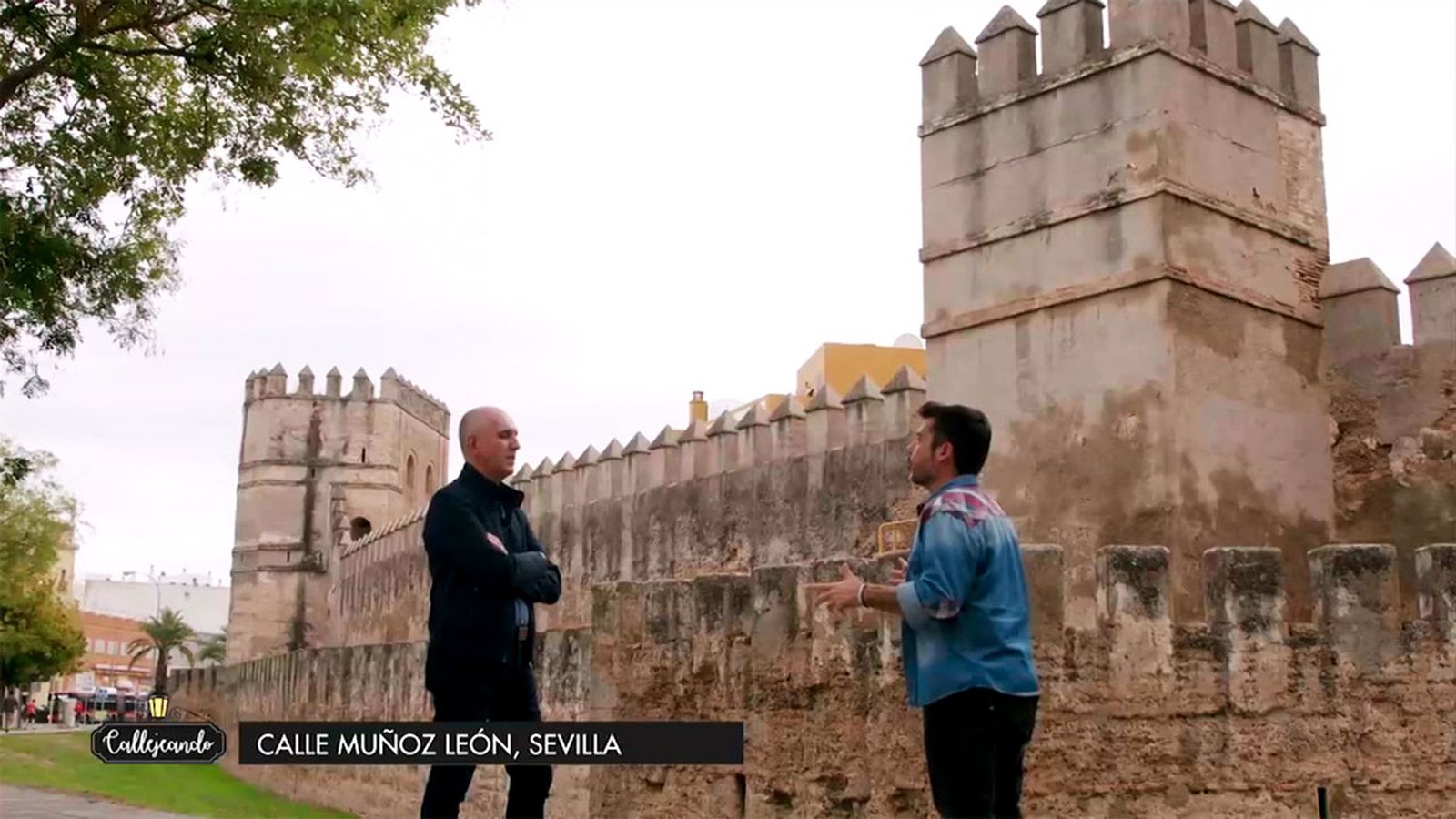 ¿A quién hace honor el nombre de la calle Muñoz León de Sevilla?